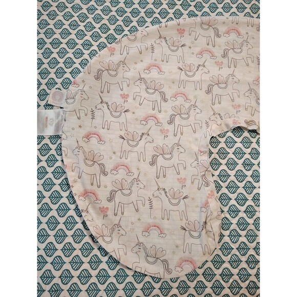 Boppy Breastfeeding & Nursing Pillow Cover Zip On Pink Unicorns - Picture 2 of 8